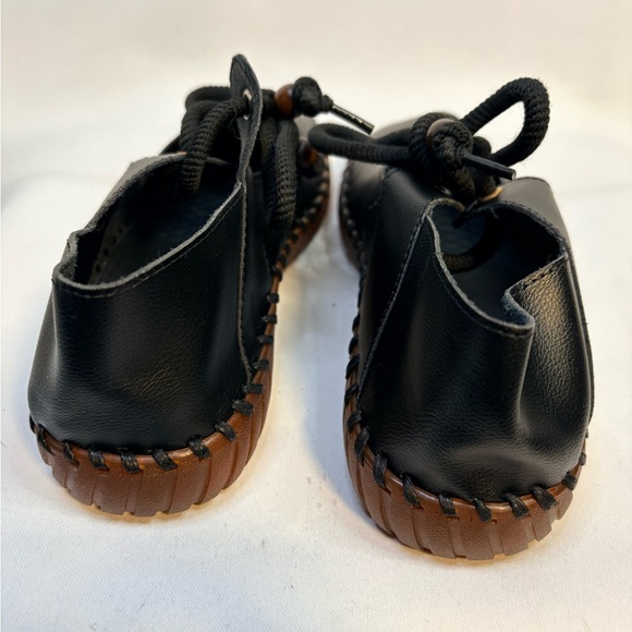 Black Leather Lace-Up Comfort Flats Whipstitch Sole Boho Casual Shoes - Picture 4 of 9